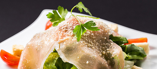 生ハムとチーズのビストロサラダ